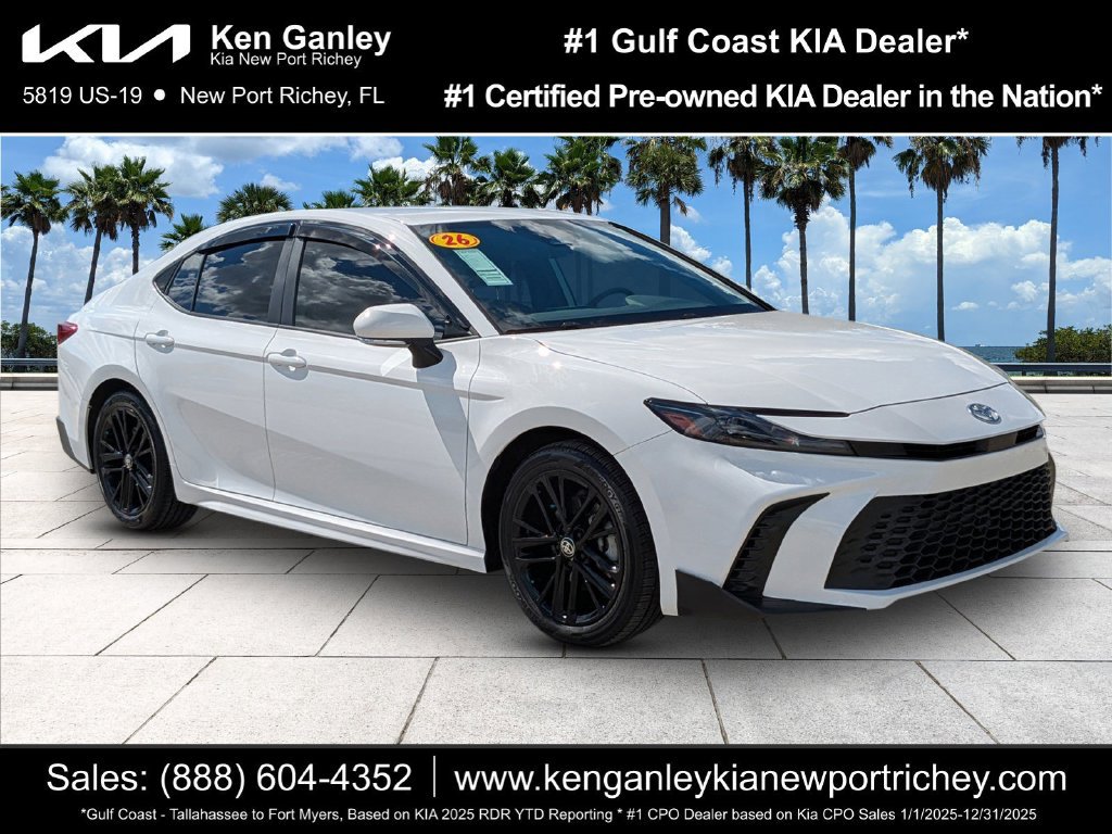 Used 2026 Toyota Camry SE FWD image 1