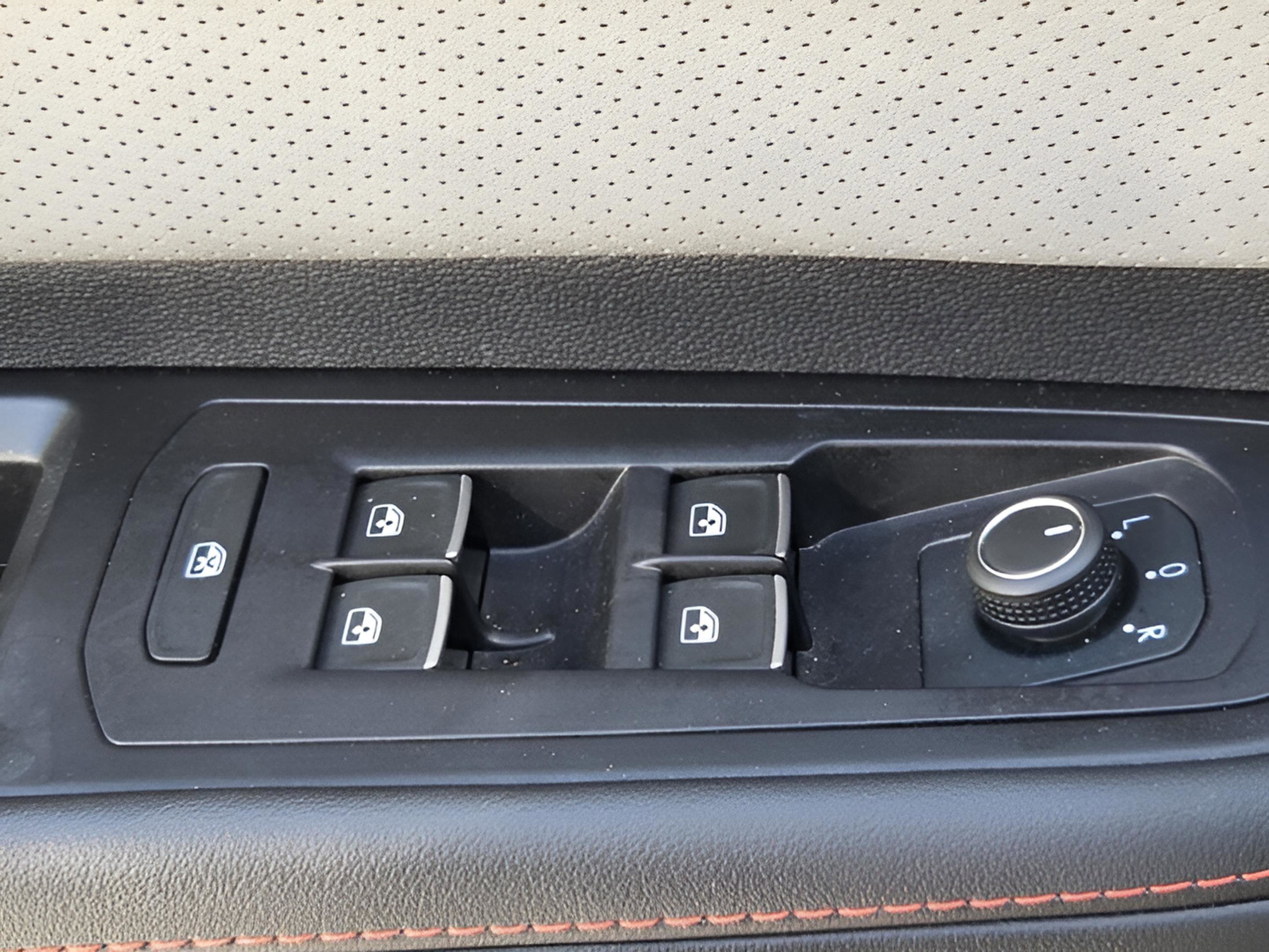 Used 2024 Volkswagen Atlas Peak Edition SEL image 24