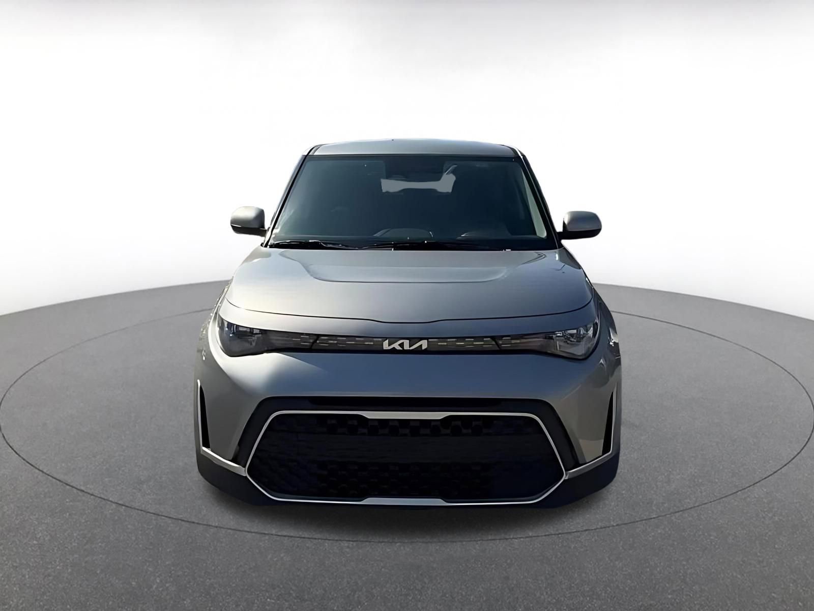 Used 2025 Kia Soul LX w/ LX Technology Package image 3