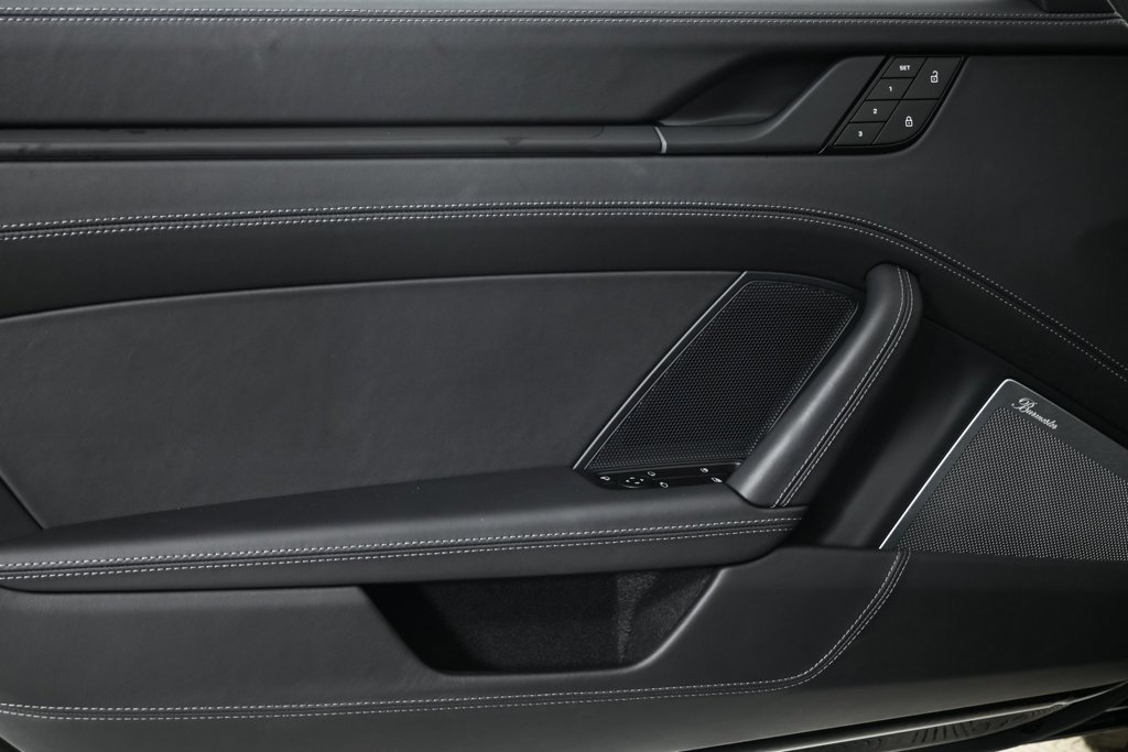 Certified 2024 Porsche 911 image 6