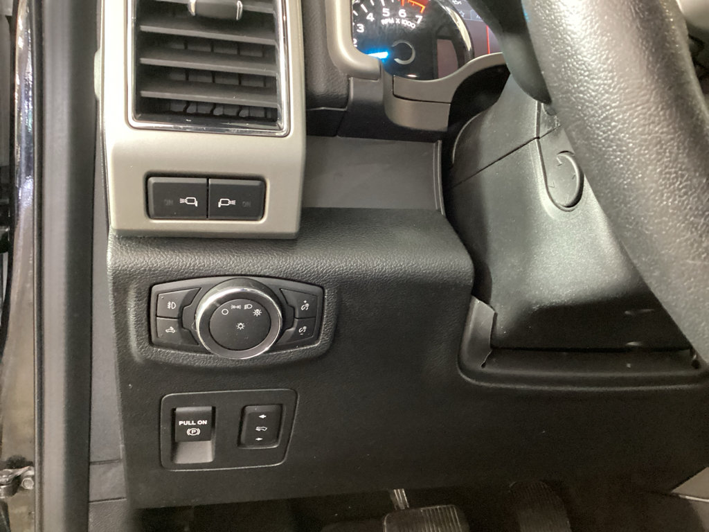 Used 2020 Ford F150 Lariat w/ Equipment Group 502A Luxury AWD/4WD image 23