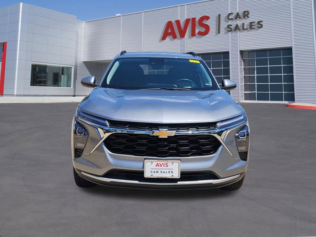 Used 2025 Chevrolet Trax LT w/ LT Convenience Package FWD image 9