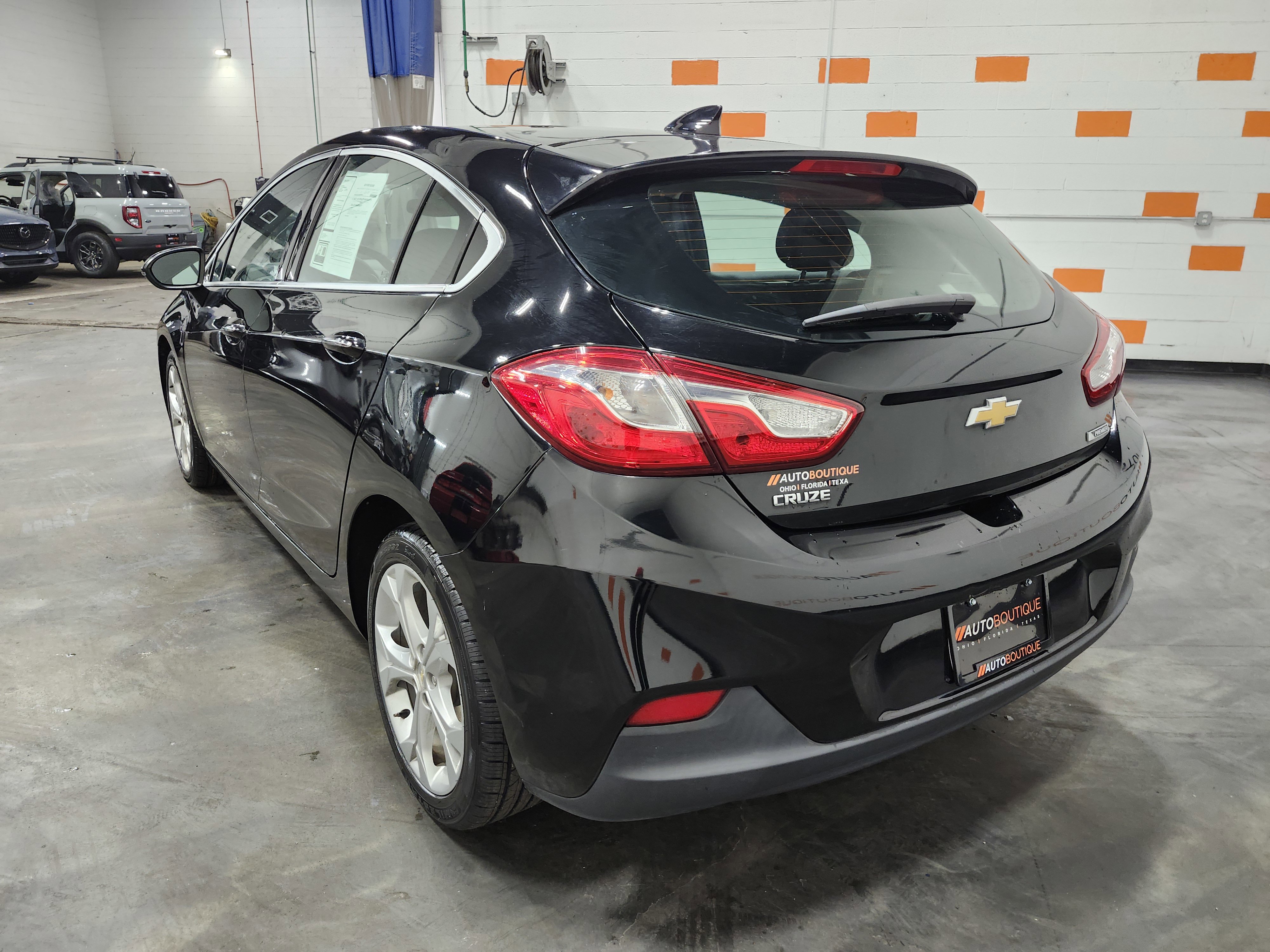 Used 2017 Chevrolet Cruze Premier image 15