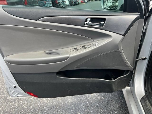 Used 2011 Hyundai Sonata Hybrid FWD image 25