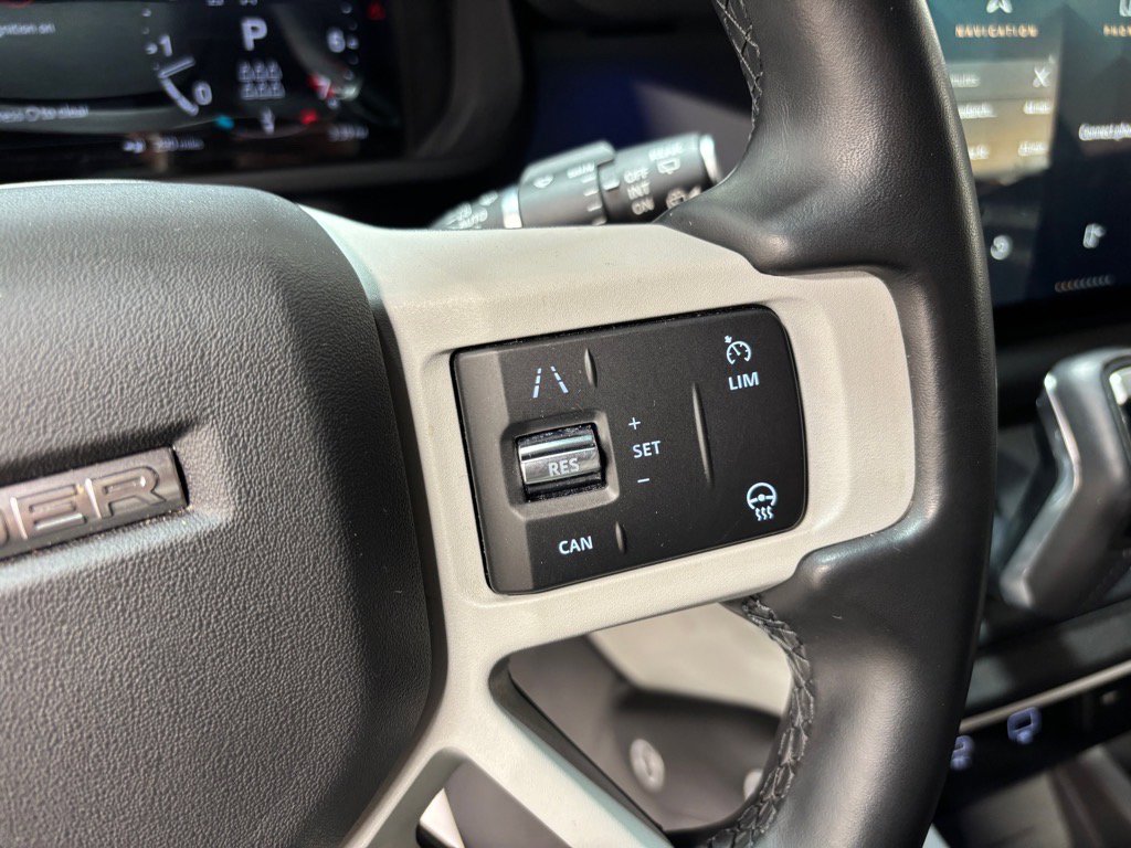 Used 2023 Land Rover Defender 130 X-Dynamic SE image 19