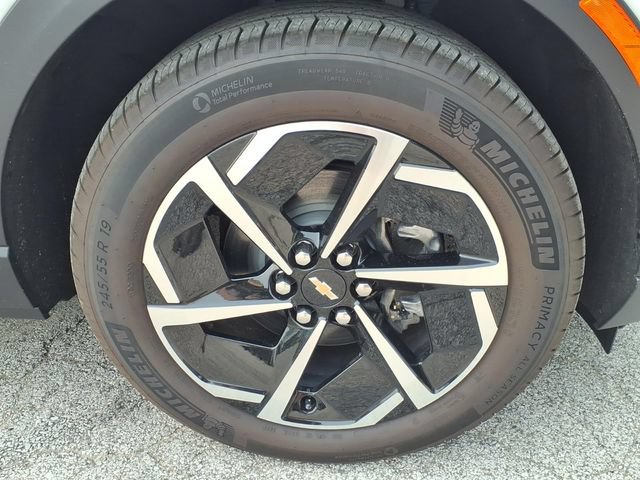 Used 2026 Chevrolet Equinox EV LT w/ LPO, All-Weather Mat Package FWD image 13