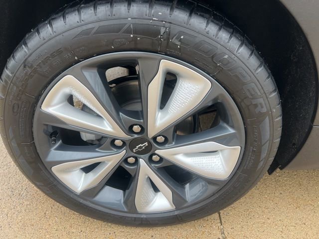 Used 2022 Chevrolet Bolt EUV LT w/ Convenience Package image 10