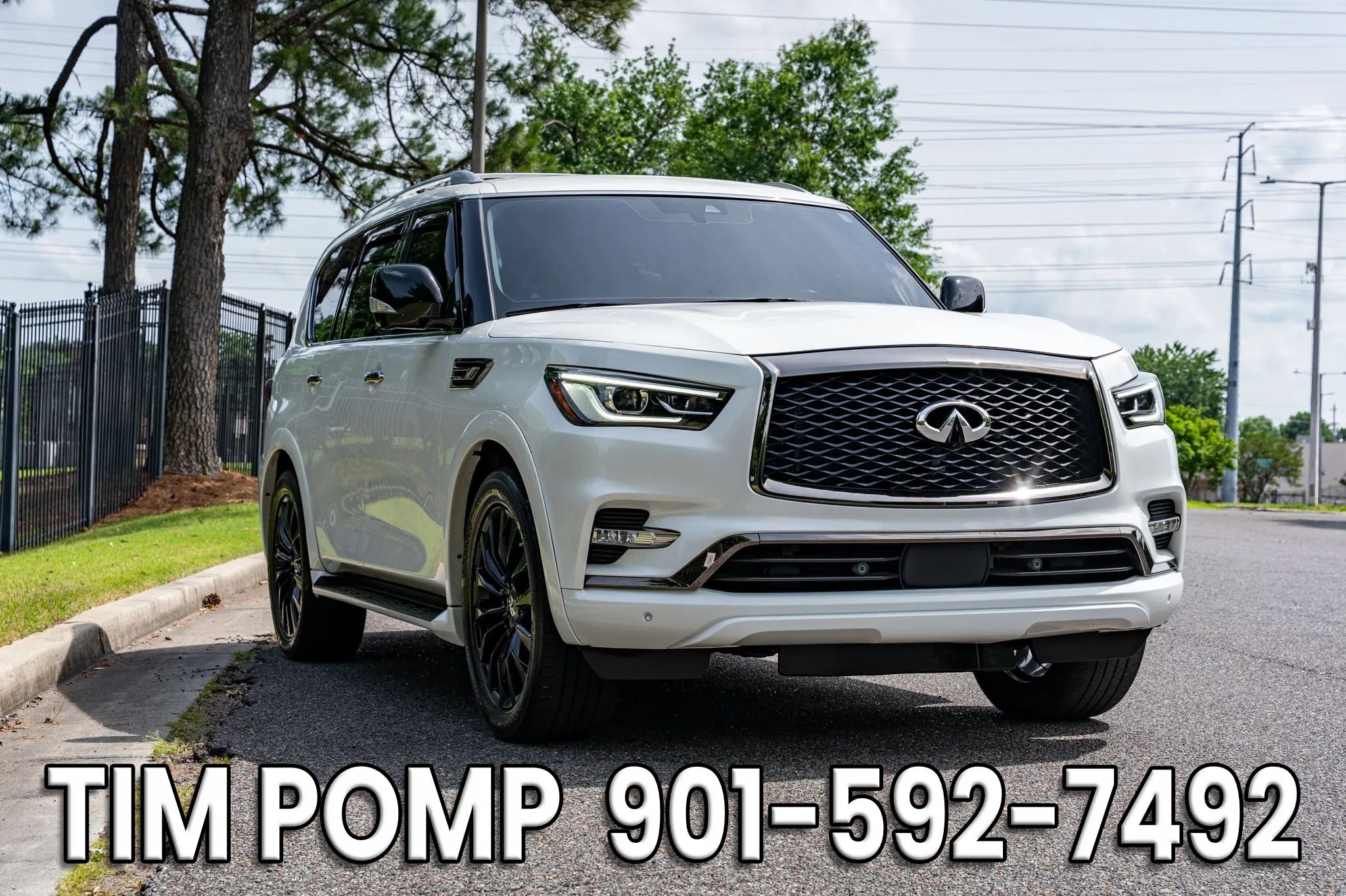 Used 2021 INFINITI QX80 Premium Select w/ All-Season Package RWD image 3