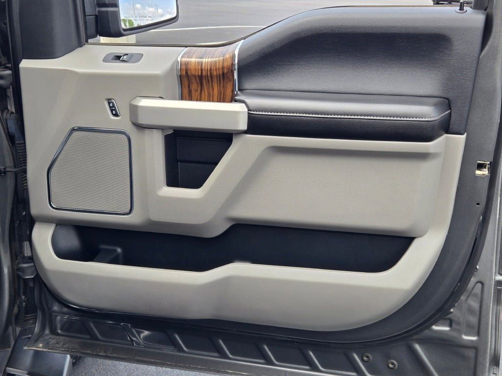 Used 2019 Ford F150 Lariat AWD/4WD image 6