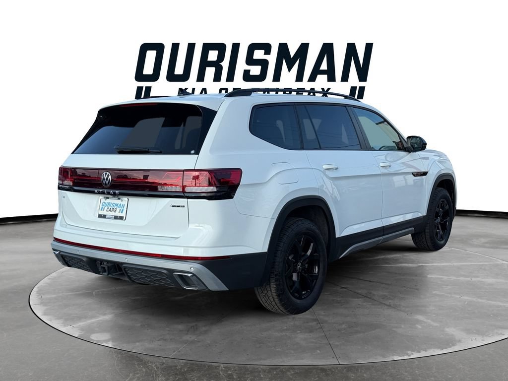 Used 2025 Volkswagen Atlas Peak Edition SE AWD/4WD image 5