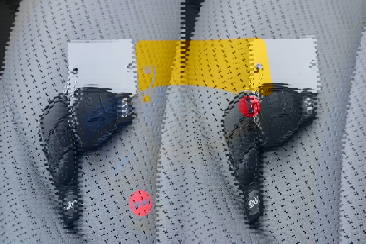 Used 2004 Mercedes-Benz E 320 Sedan image 44