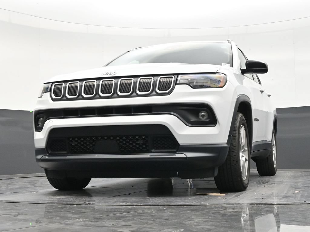 Used 2022 Jeep Compass Latitude FWD image 27