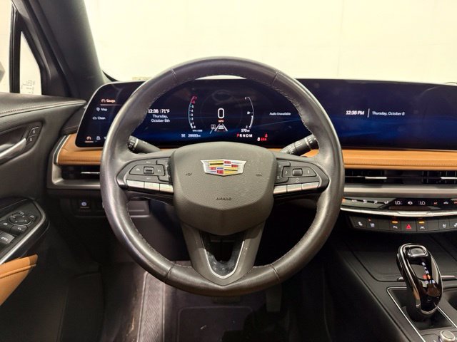 Used 2024 Cadillac XT4 Premium Luxury w/ Technology Package FWD image 31