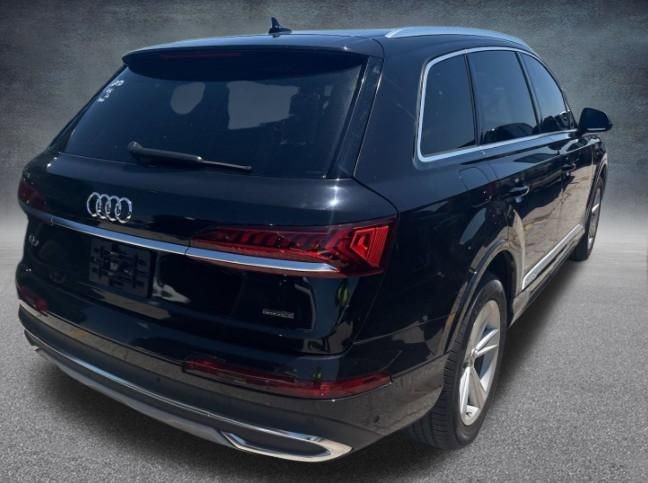 Used 2021 Audi Q7 2.0T Premium Plus w/ Premium Plus Package AWD/4WD image 2