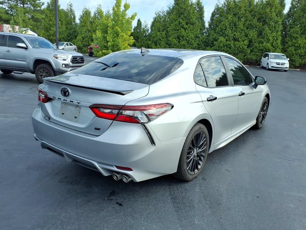 Used 2022 Toyota Camry SE w/ Convenience Package FWD image 3