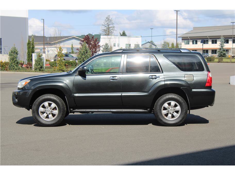 Used 2007 Toyota 4Runner SR5 AWD/4WD image 2