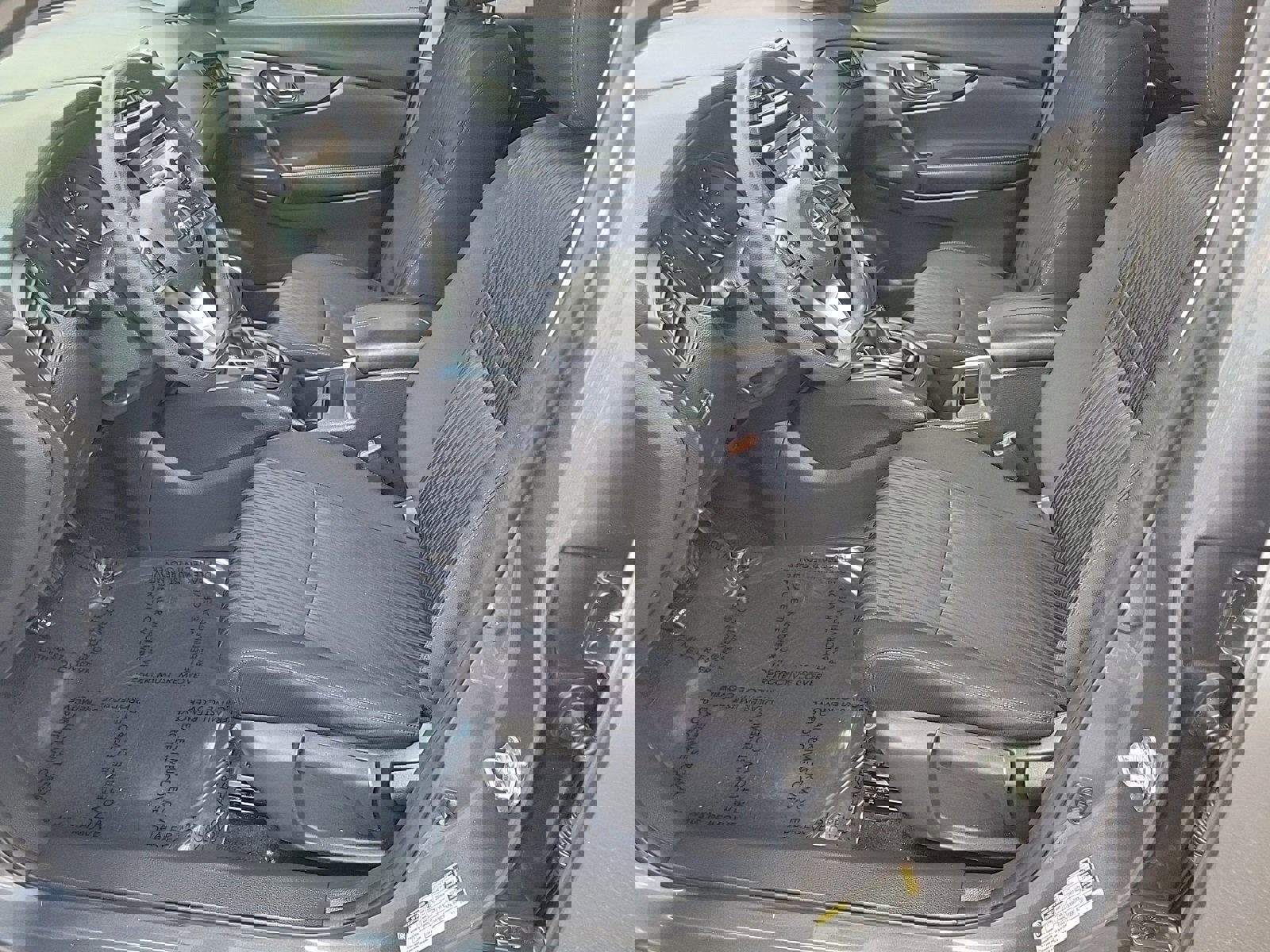 Used 2017 Nissan Rogue S image 11