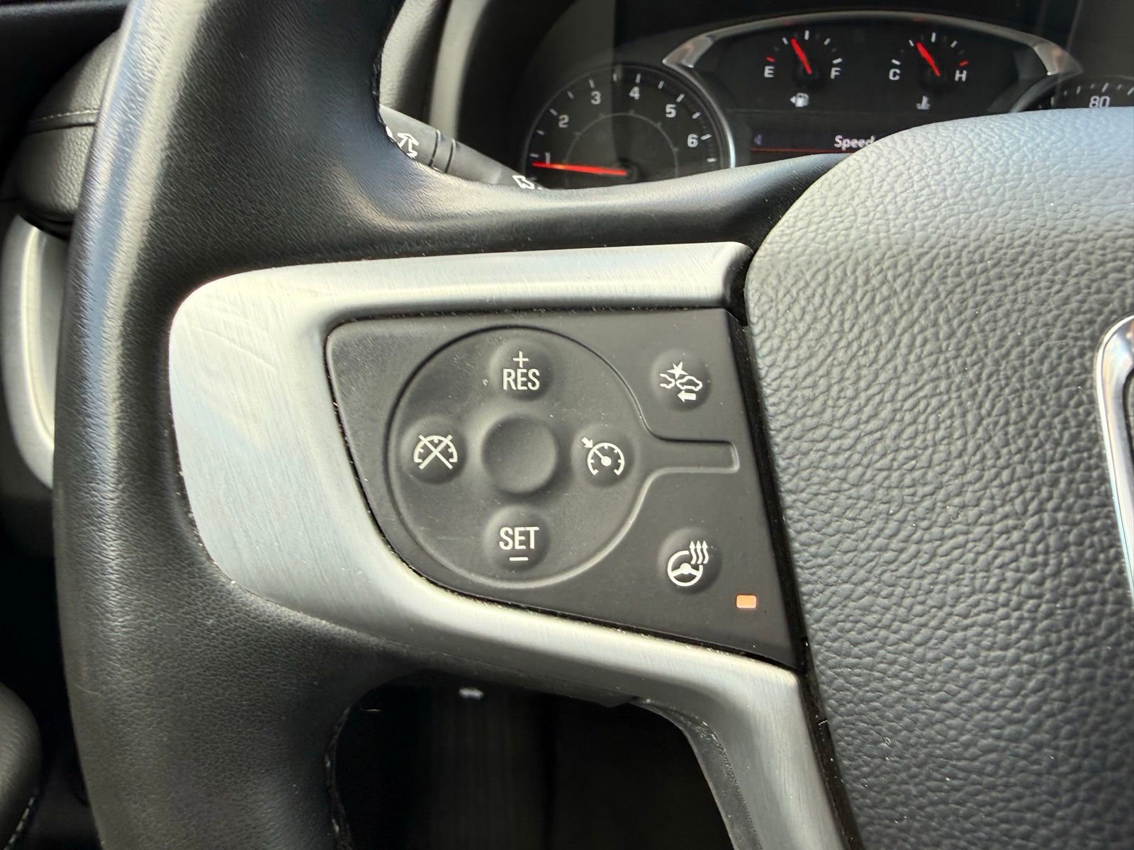 Used 2024 GMC Terrain SLT AWD/4WD image 18