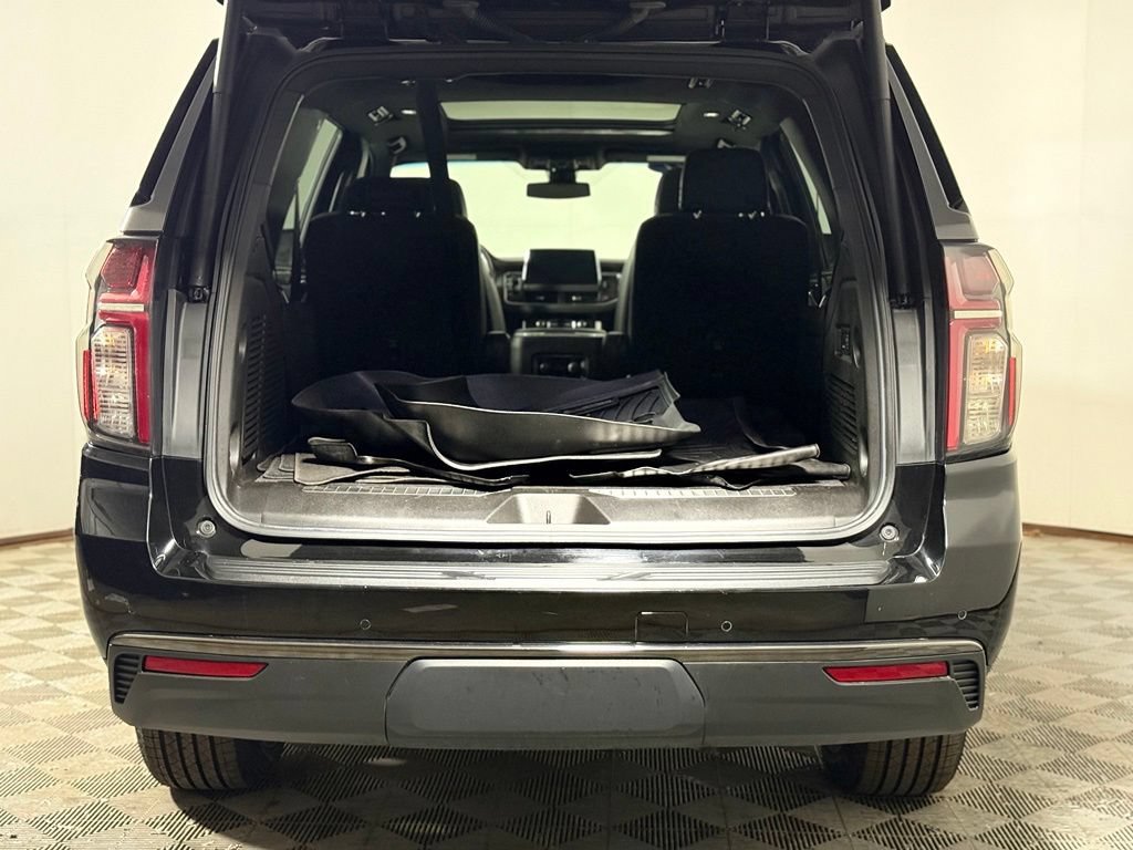 Used 2021 Chevrolet Tahoe Z71 w/ Luxury Package AWD/4WD image 6