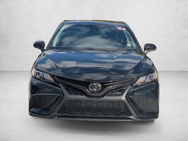Used 2023 Toyota Camry SE image 2
