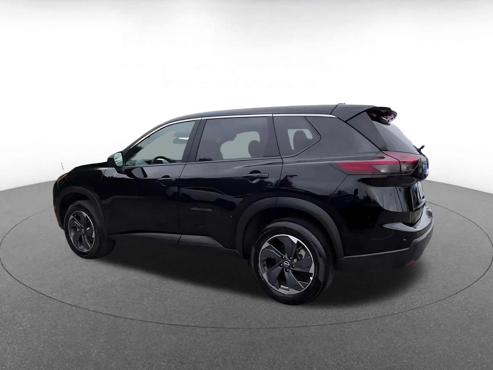 Used 2025 Nissan Rogue SV FWD image 10