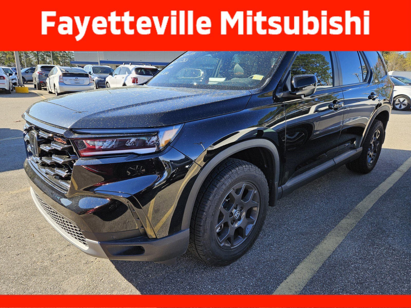 Used 2025 Honda Pilot TrailSport image 9