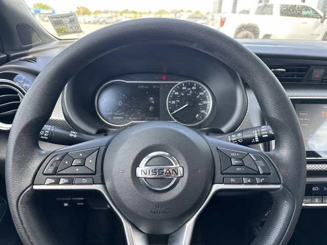 Used 2020 Nissan Kicks SV image 2