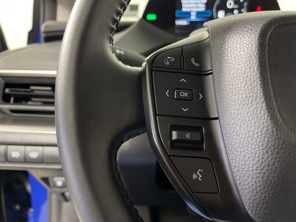 Used 2025 Toyota Prius LE image 28