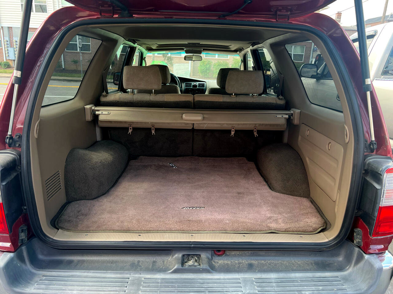 Used 2000 Toyota 4Runner SR5 image 11