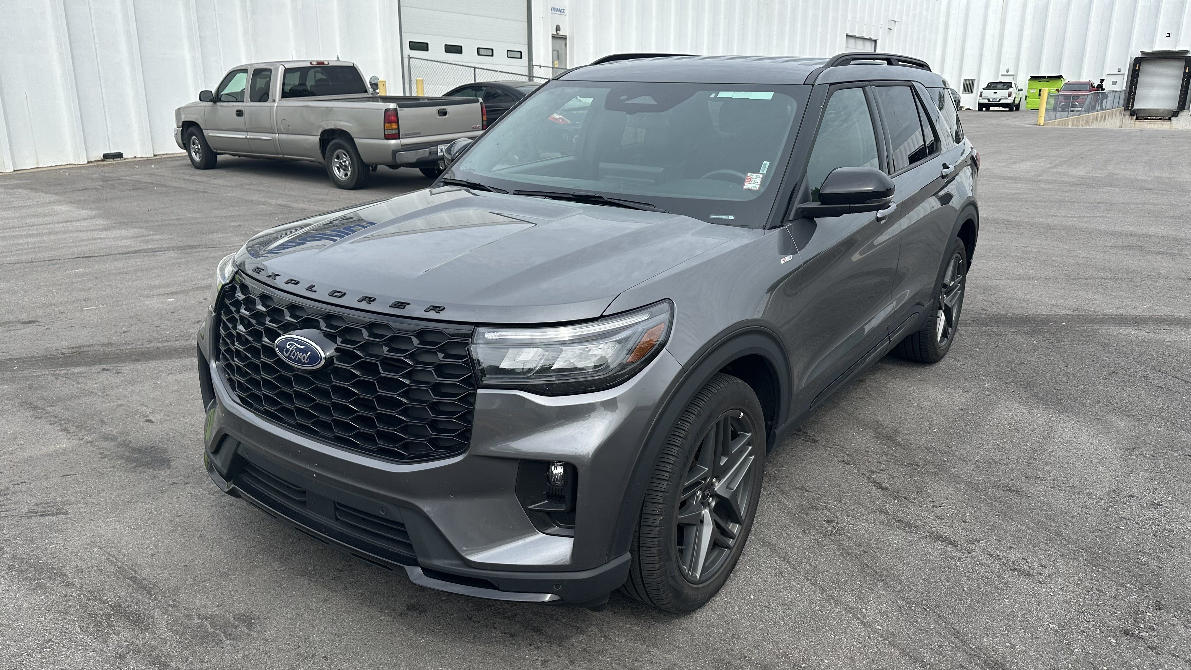 Used 2025 Ford Explorer ST-Line w/ ST-Line Street Pack AWD/4WD image 5