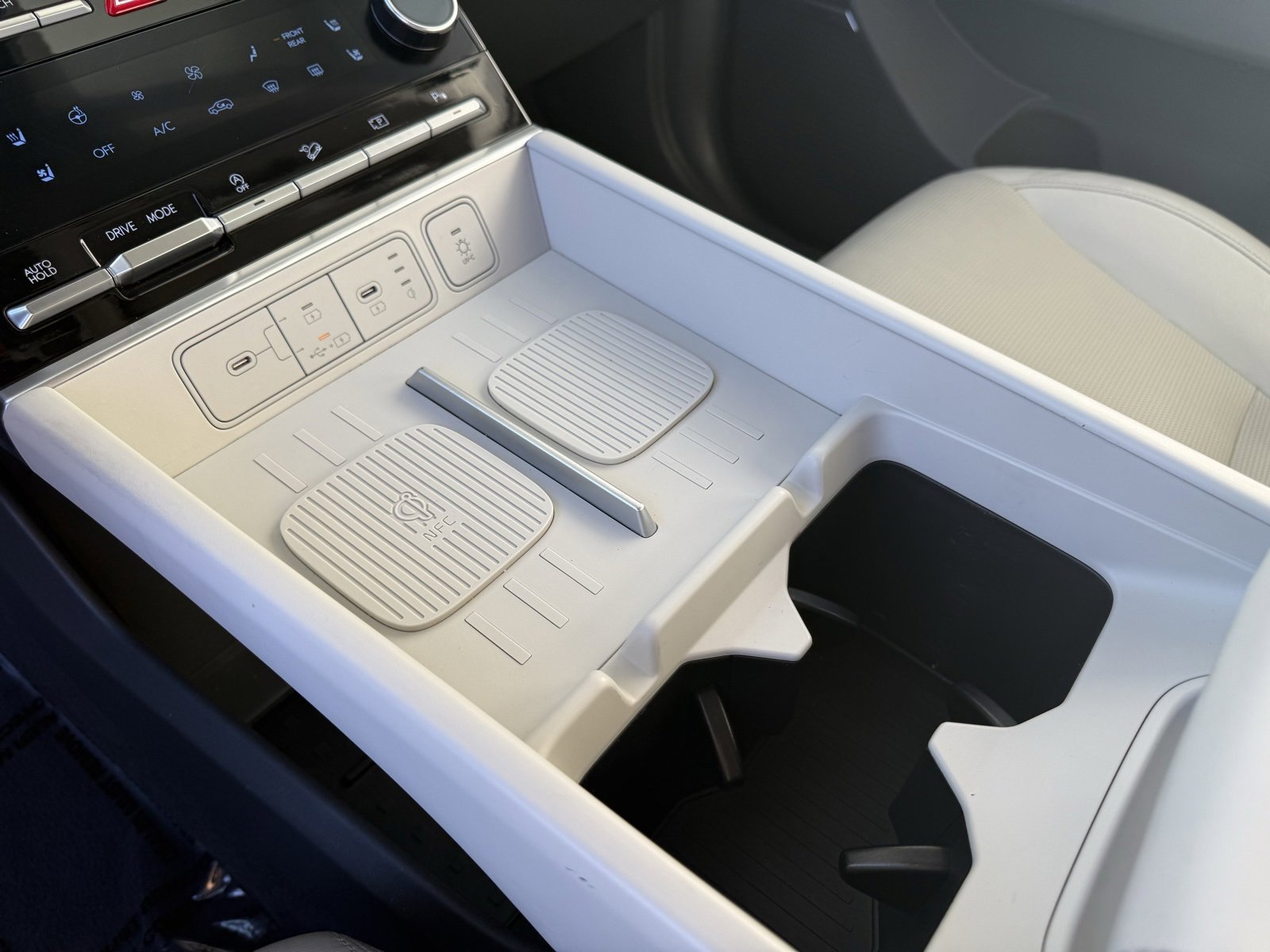 Used 2024 Hyundai Santa Fe Limited image 21