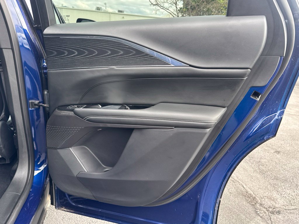 Used 2024 Cadillac Lyriq Luxury RWD image 20