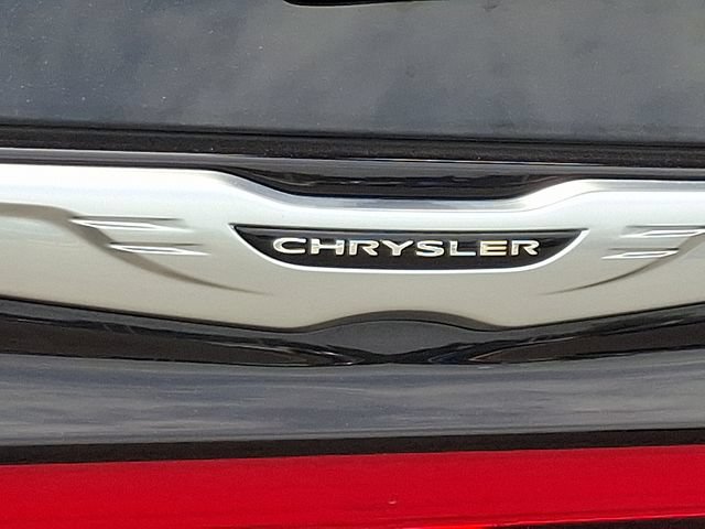 Used 2024 Chrysler Pacifica Touring-L FWD image 29