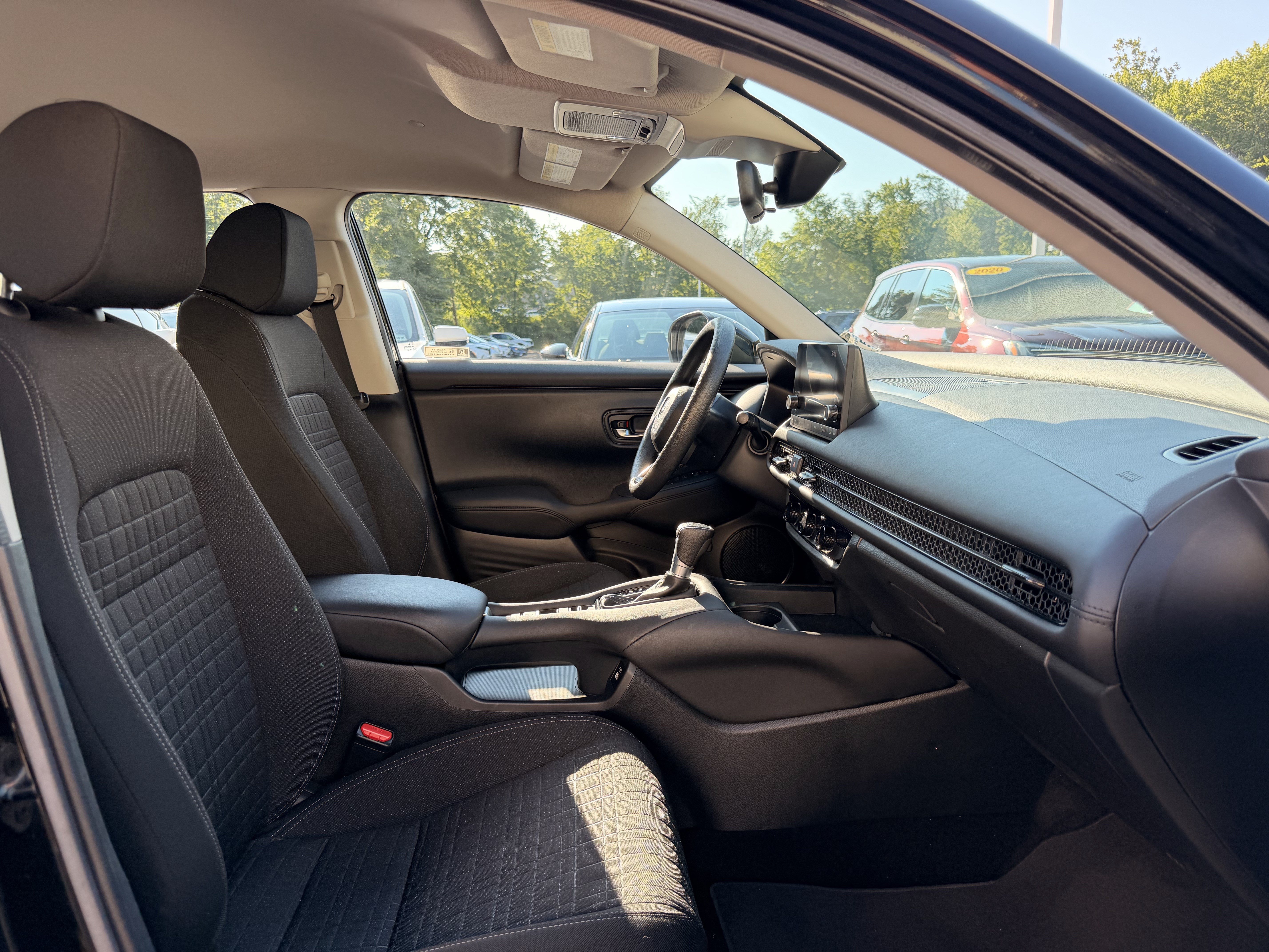 Used 2023 Honda HR-V LX image 15