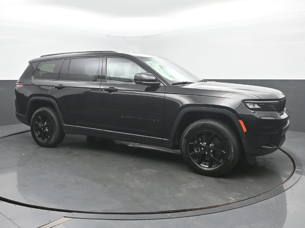 Used 2025 Jeep Grand Cherokee L Altitude AWD/4WD image 3