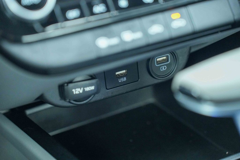 Used 2022 Hyundai Elantra SEL image 35