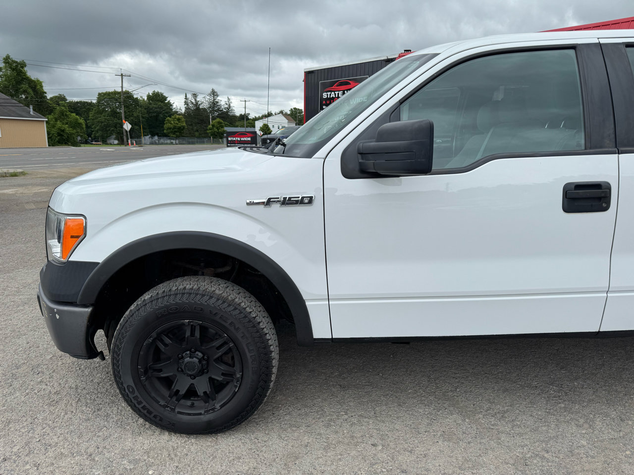 Used 2013 Ford F150 XLT w/ Luxury Equipment Group image 2