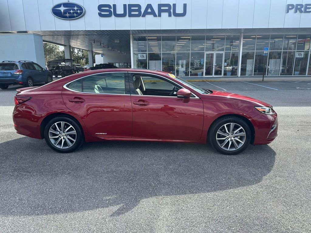 Used 2017 Lexus ES 300h image 2