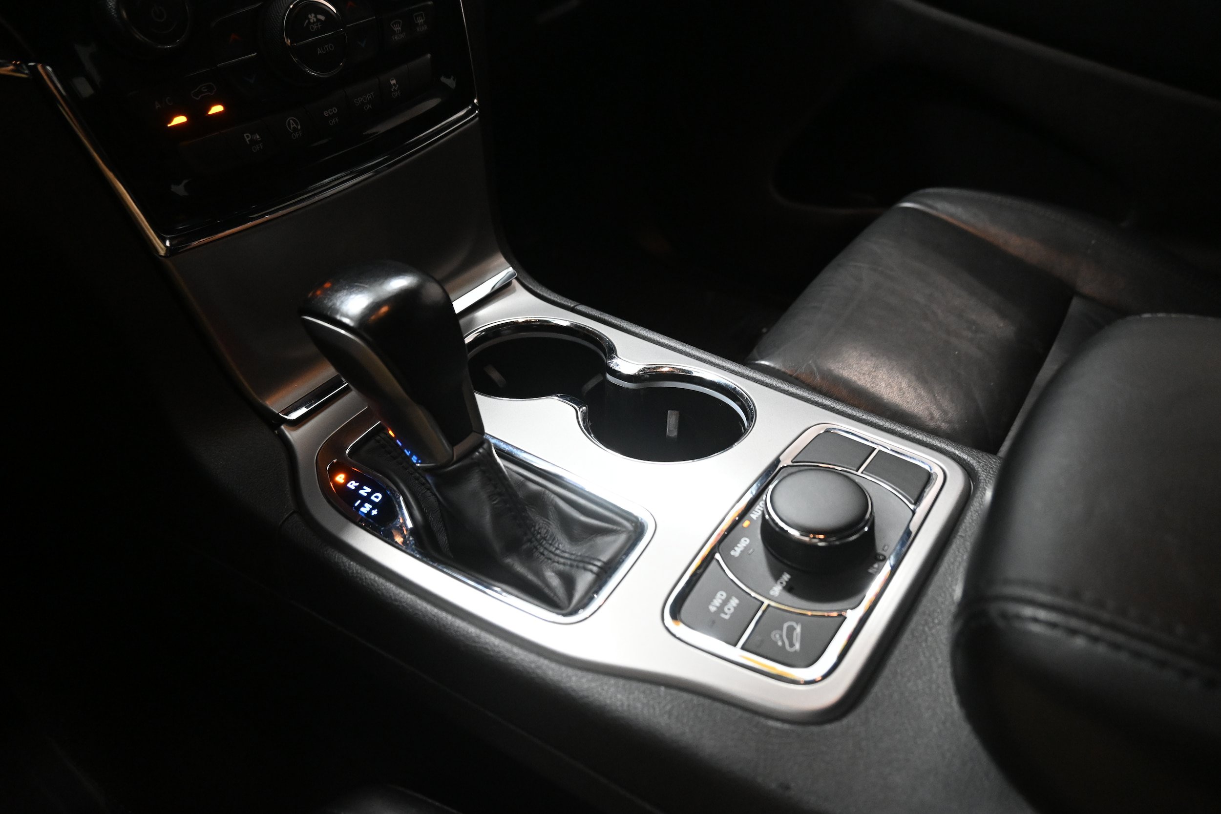 Used 2021 Jeep Grand Cherokee Limited AWD/4WD image 12