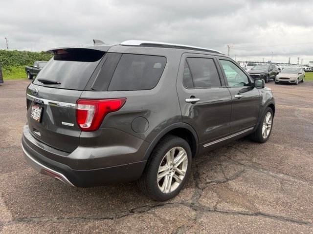 Used 2016 Ford Explorer Limited w/ Equipment Group 301A FWD image 3