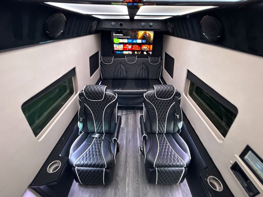 Used 2021 Mercedes-Benz Sprinter 3500 image 29