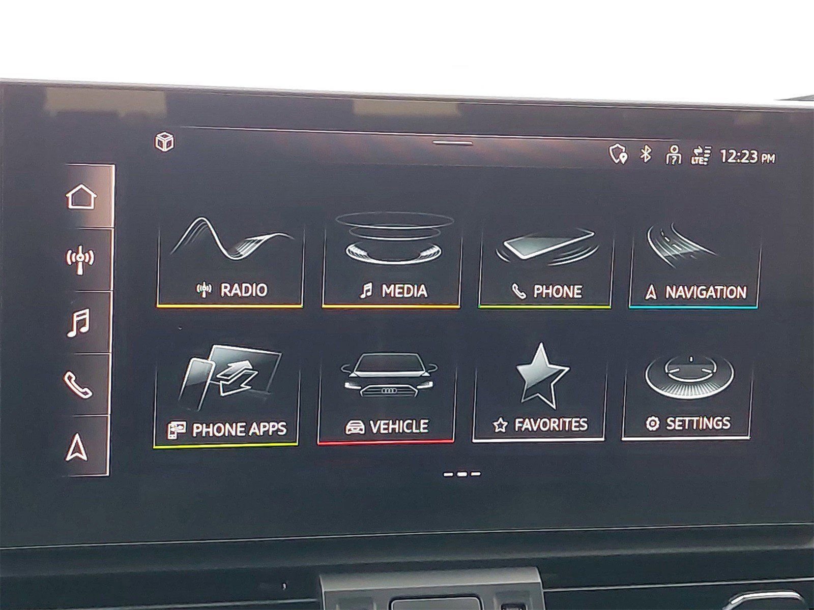 Used 2023 Audi SQ5 Prestige w/ Prestige Package image 25