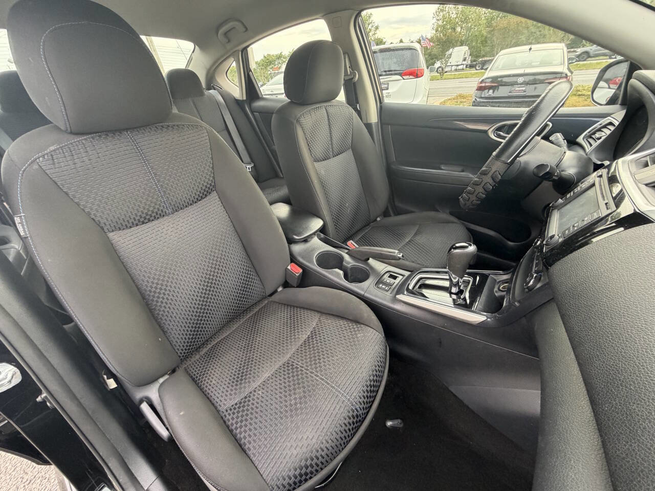 Used 2016 Nissan Sentra SR w/ Driver's Assist Package FWD image 33