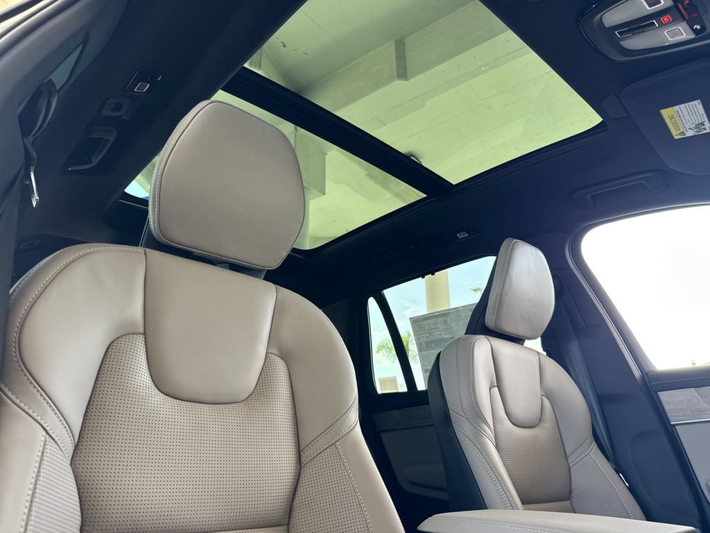 New 2026 Volvo XC90 T8 Ultra w/ Protection Package Premier AWD/4WD image 17
