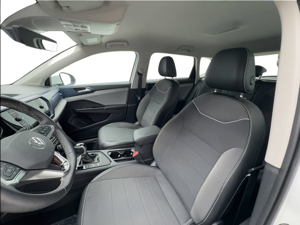 Used 2023 Volkswagen Taos SE FWD image 18