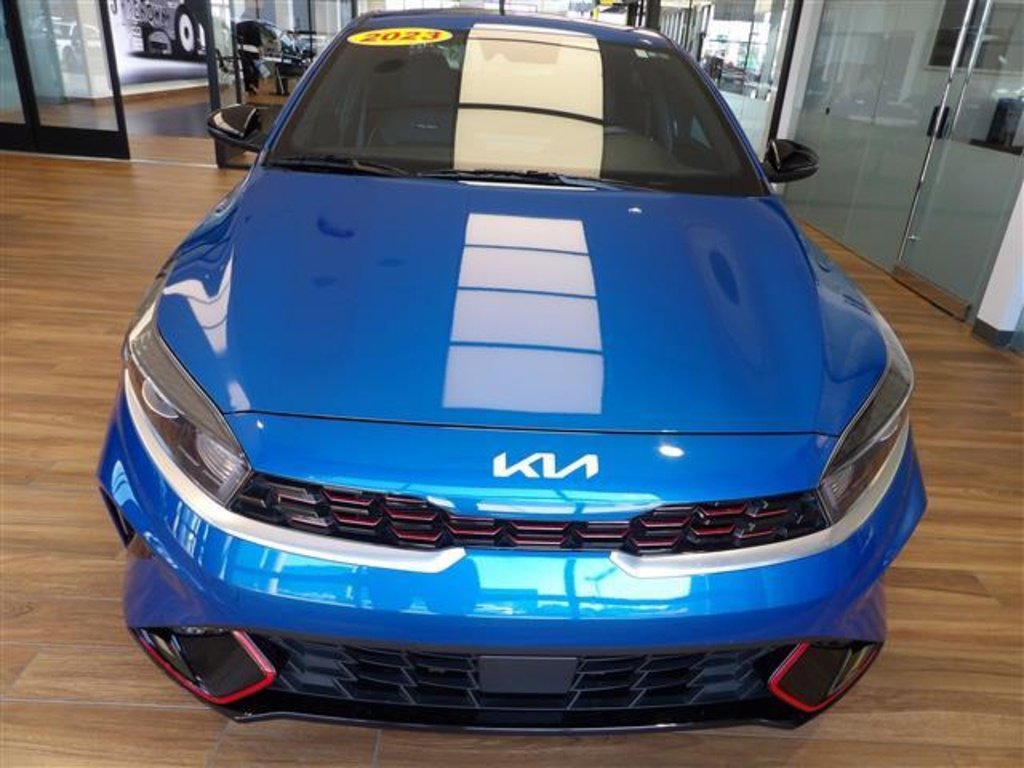 Used 2023 Kia Forte GT-Line w/ GT-Line Premium Package image 2