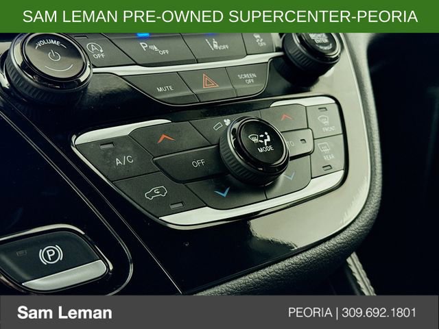 Used 2025 Chrysler Pacifica Limited image 16