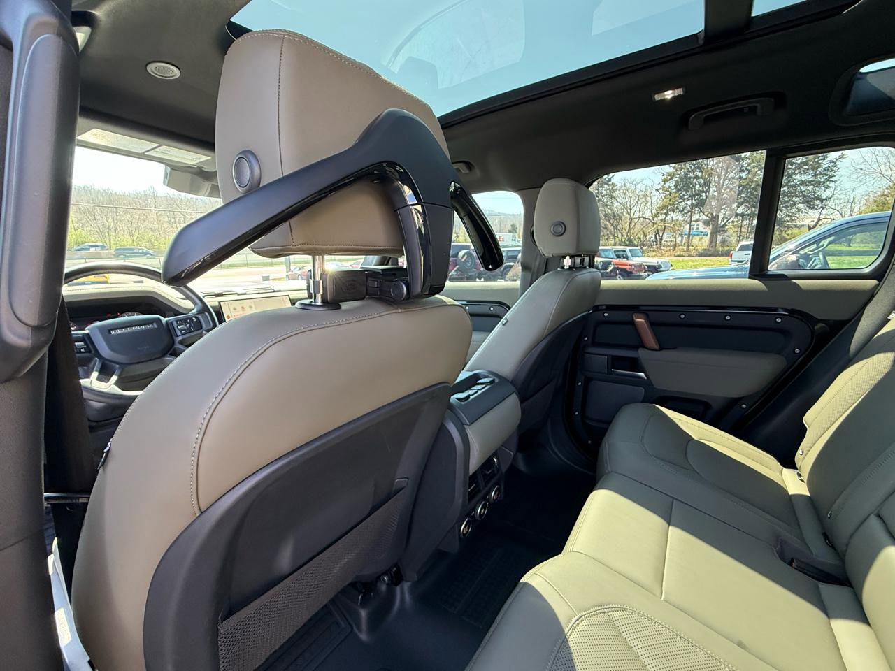 Used 2023 Land Rover Defender 110 X image 29