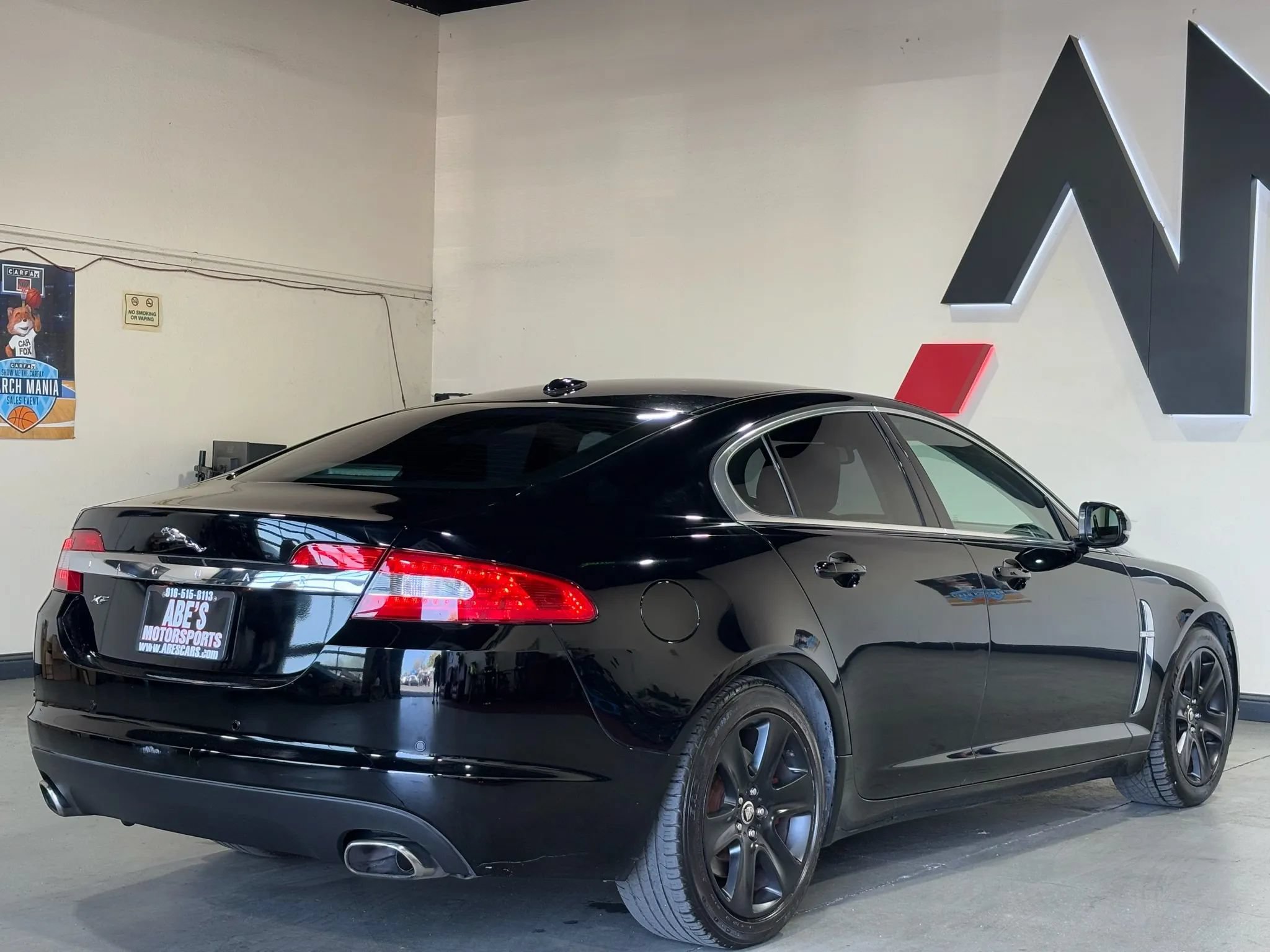 Used 2011 Jaguar XF RWD image 4