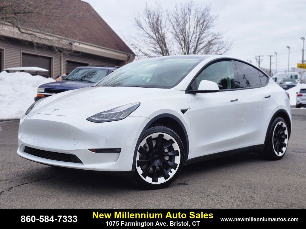 Used 2021 Tesla Model Y Long Range image 1